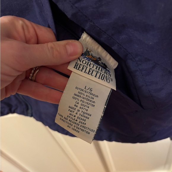 Northern Reflections Blue Vest - Picture 5 of 6